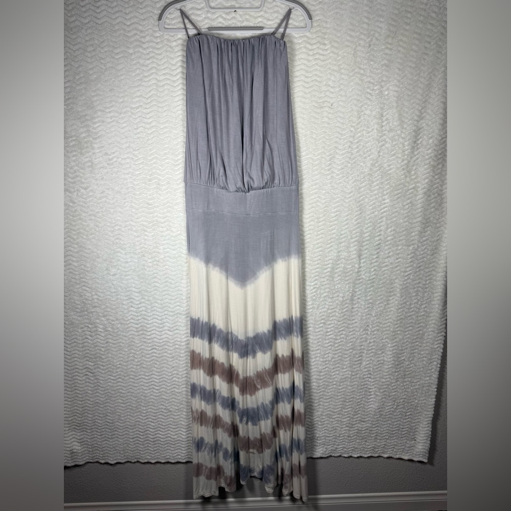 S-Twelve Soft Gray Ombre Strapless Maxi Dress. Love these colors 🧡boho beach
